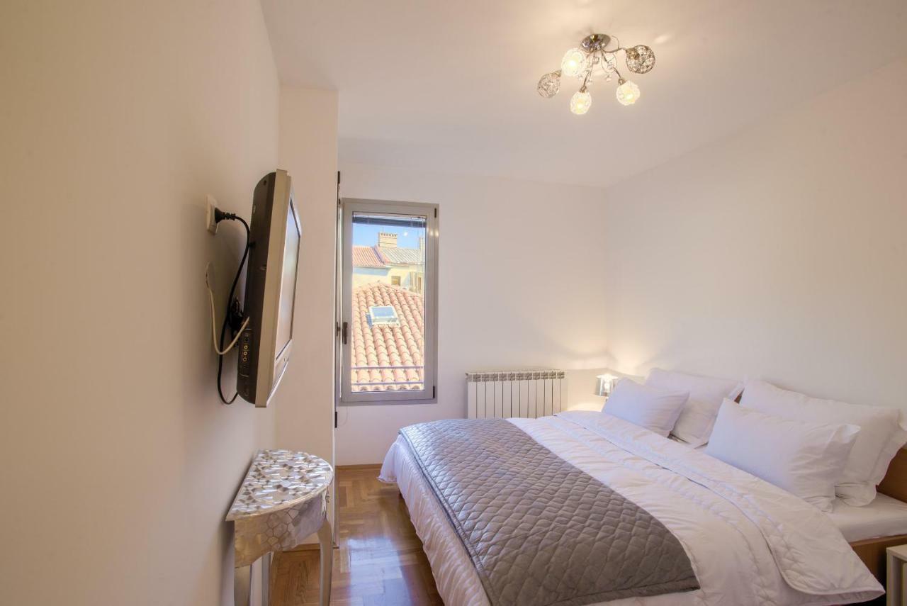 Apartment San Rocco Center PUY Eksteriør bilde